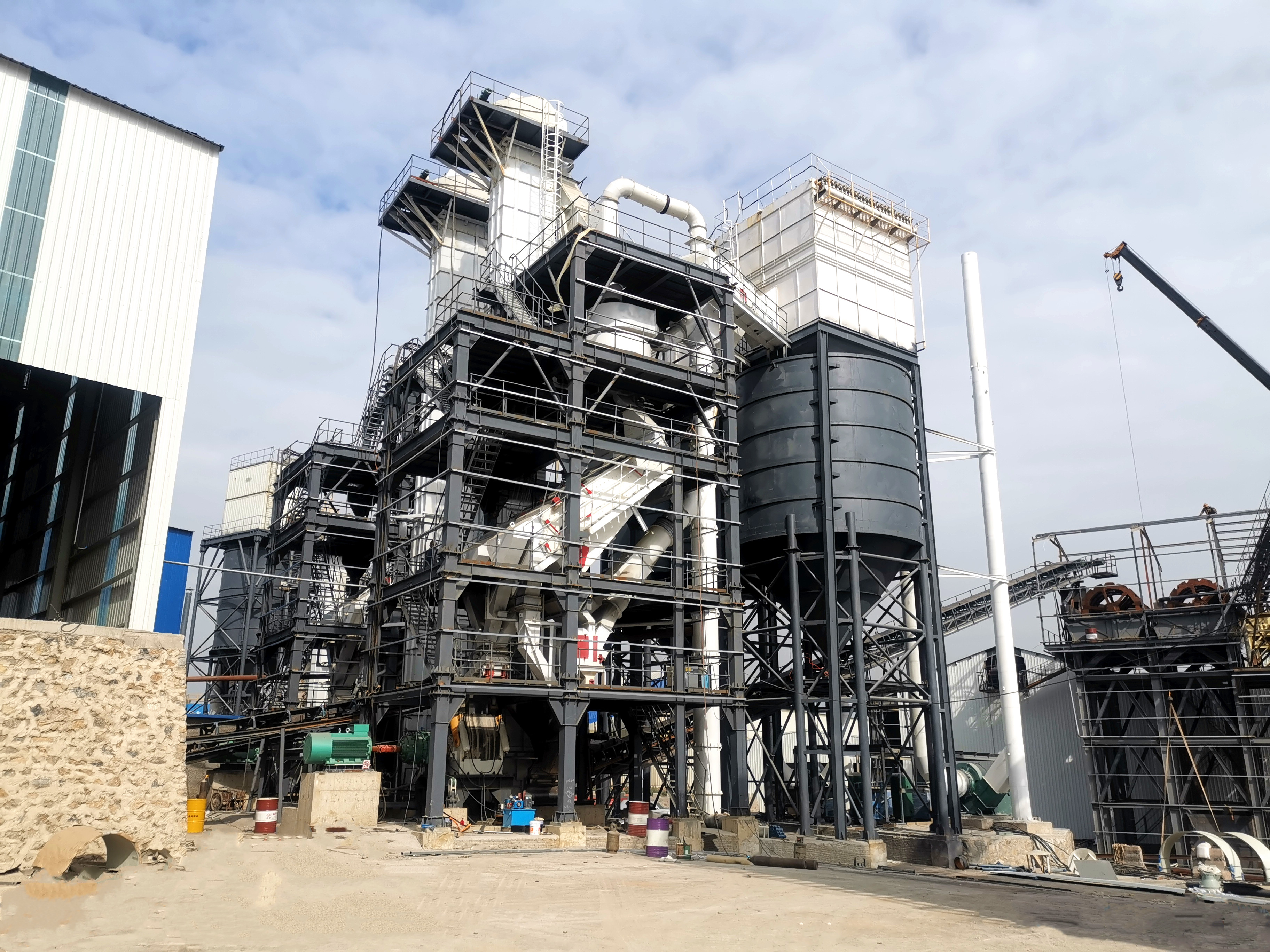 告別高耗低效！干法制砂樓工藝優(yōu)勢(shì)大揭秘，難怪成行業(yè)新寵