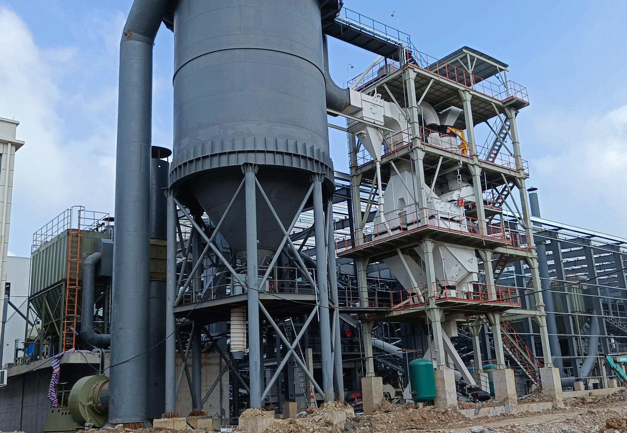 告別水洗與泥餅煩惱！干式制砂樓開啟環(huán)保制砂新范式